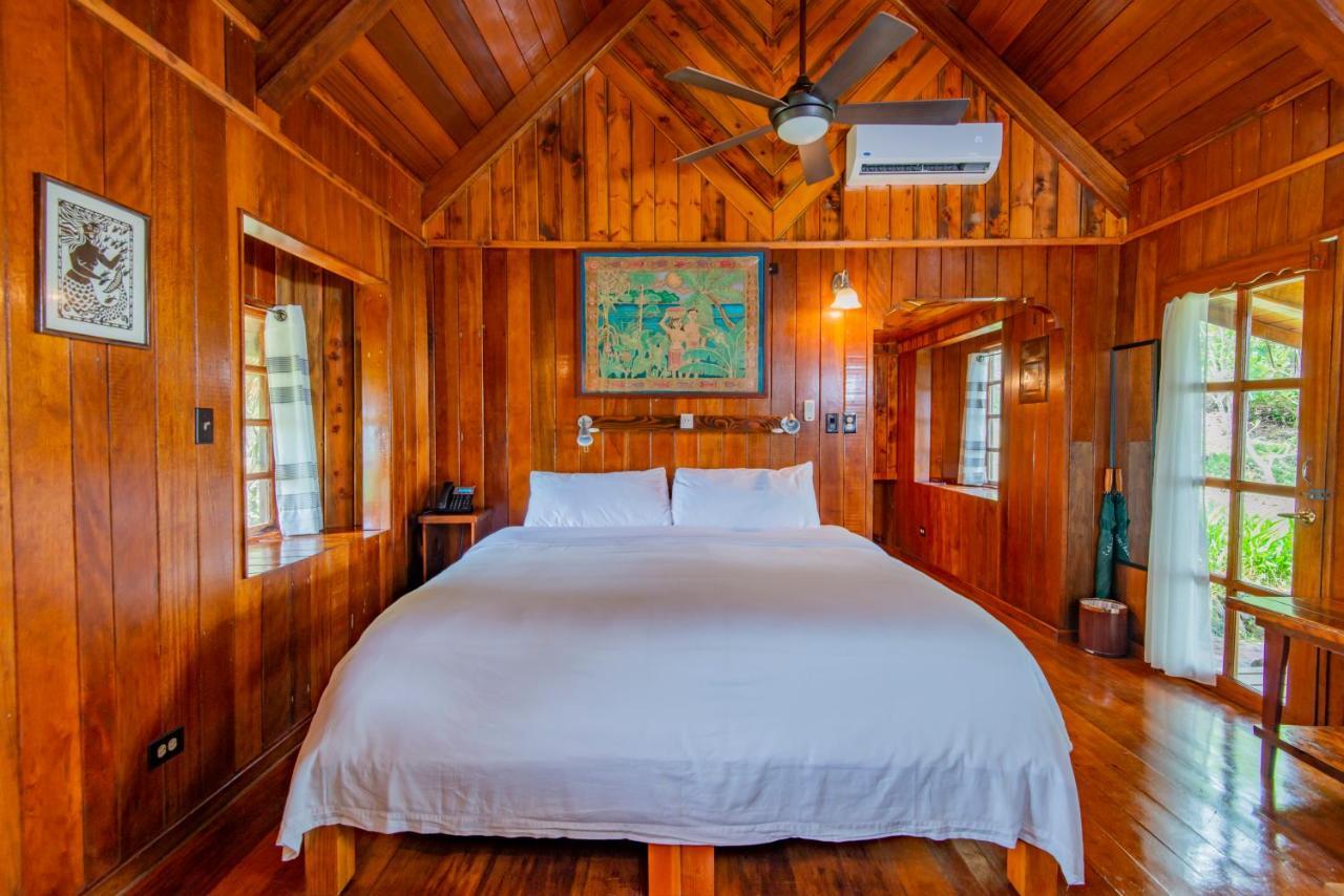 Palau Carolines Resort Koror Bagian luar foto